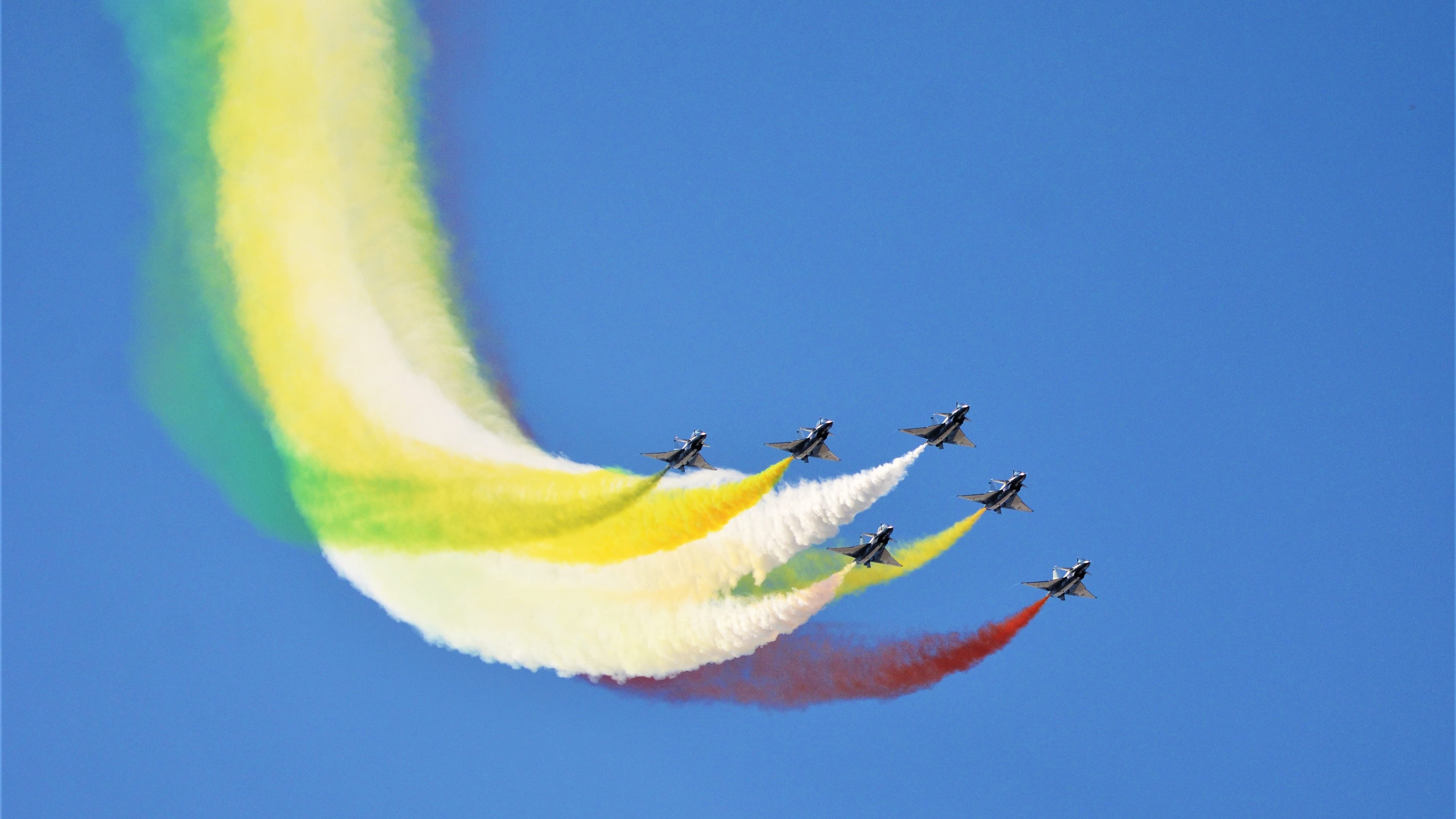 星空夜跑，感受宁静中的运动魅力，星空下跑步图片